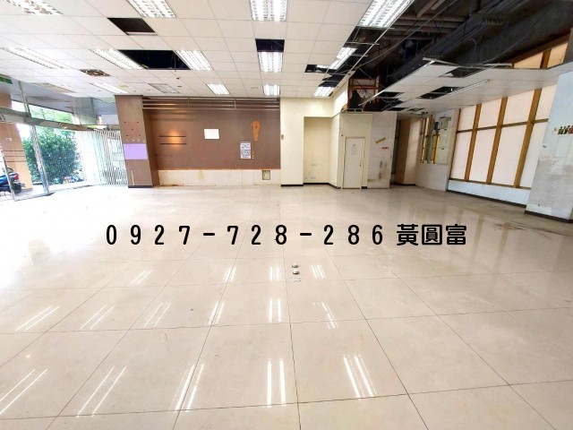 E20板橋溪城捷運大面寬金店面照片3